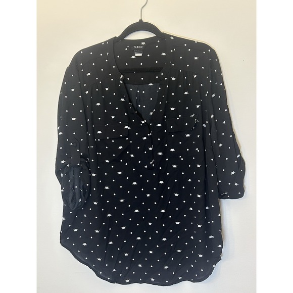 Torrid Women's Top Shirt Black Blouse Sz 1 Cat Polka Dot Print V-Neck Pockets - Picture 1 of 8